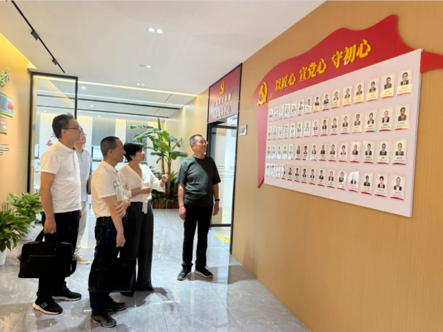 宁波市住建局组织人事处一级调研员王伟国携宁波市市政行业协会秘书长（副会长）陈雪峰赴斯正咨询调研指导